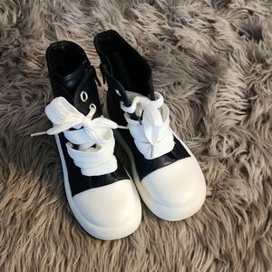 Kids High-Top Sneakers - Black and White